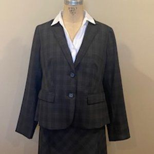 Talbots Women's Skirt Suit (jacket, skirt, and blouse included).